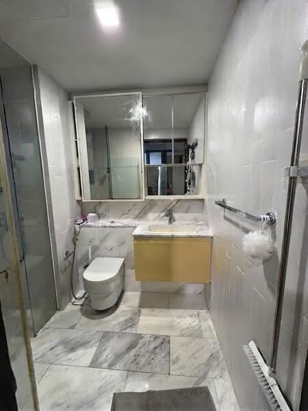 The Inflora, 57 Flora Drive, 2 Bedrooms, 743 sqft, Condominium For Sale, by Kee Carrine, 500219302 - Bathroom - PropertyGuru.com.sg