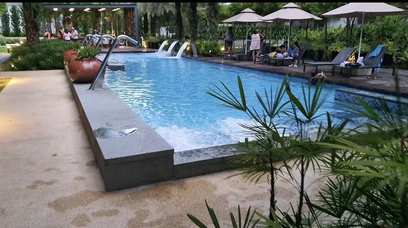 Coco Palms, 27 Pasir Ris Grove, 3 Bedrooms, 1,098 sqft, Condominium For Sale, by Yvone Wee 黄惠霞, 500219303 - Pool - PropertyGuru.com.sg