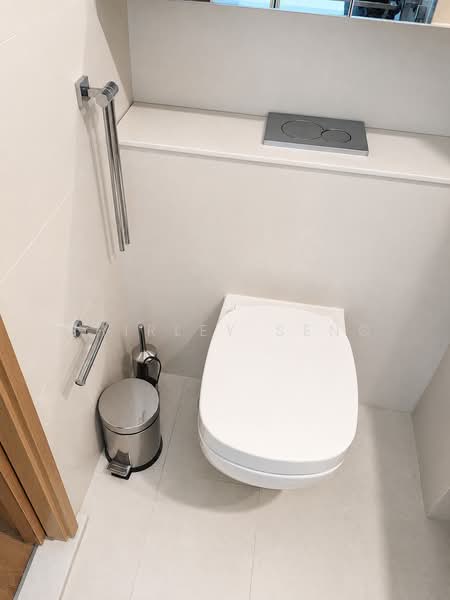 76 Shenton, 76 Shenton Way, 1 Bedroom, 592 sqft, Apartment For Rent, by Shirley Seng, 500219324 - Bathroom - PropertyGuru.com.sg