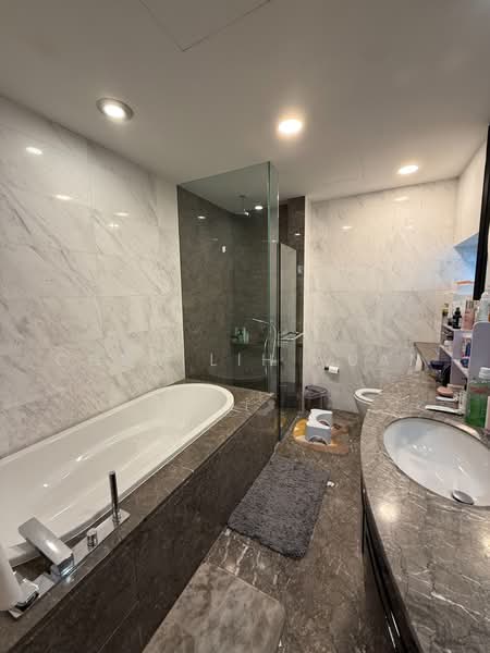 The Solitaire, 5B Balmoral Park, 4 Bedrooms, 3,746 sqft, Condominium For Rent, by Chew Lih Yuan, 500219336 - Bathroom - PropertyGuru.com.sg