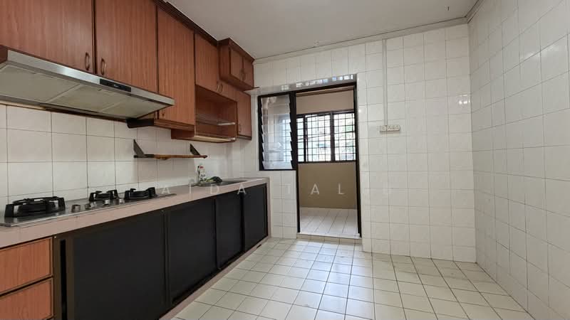 106 Rivervale Walk, 106 Rivervale Walk, 3 Bedrooms, 1,076 sqft, HDB Flat For Sale, by Aida Talib, 500219340 - Kitchen - PropertyGuru.com.sg