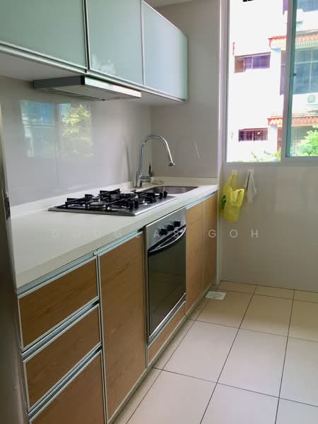 Fruition, 3 Mangis Road, 2 Bedrooms, 883 sqft, Condominium For Rent, by Douglas Goh, 500219345 - Kitchen - PropertyGuru.com.sg