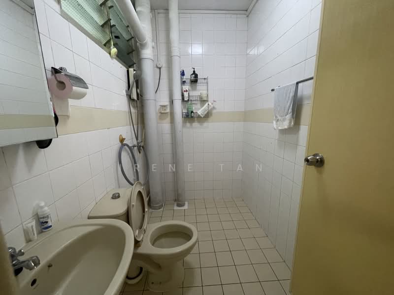 280 Toh Guan Road, 280 Toh Guan Road, Room Rental, 110 sqft, HDB Flat For Rent, by Irene Tan, 500219349 - Bathroom - PropertyGuru.com.sg
