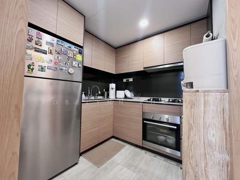 Midwood, 8 Hillview Rise, 3 Bedrooms, 990 sqft, Condominium For Sale, by Roselynn Ahmad, 500219356 - Kitchen - PropertyGuru.com.sg