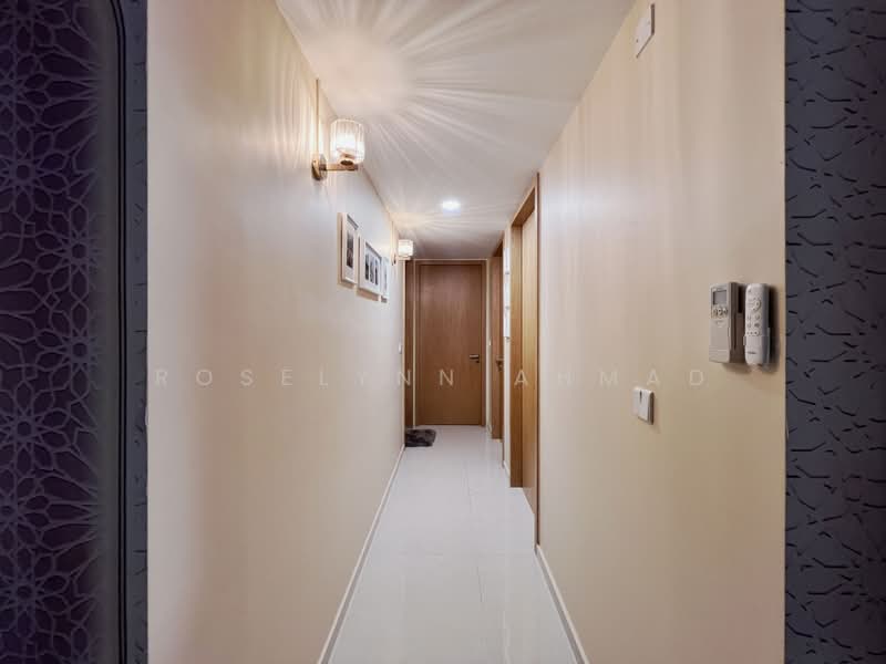 Midwood, 8 Hillview Rise, 3 Bedrooms, 990 sqft, Condominium For Sale, by Roselynn Ahmad, 500219356 - Walkway - PropertyGuru.com.sg