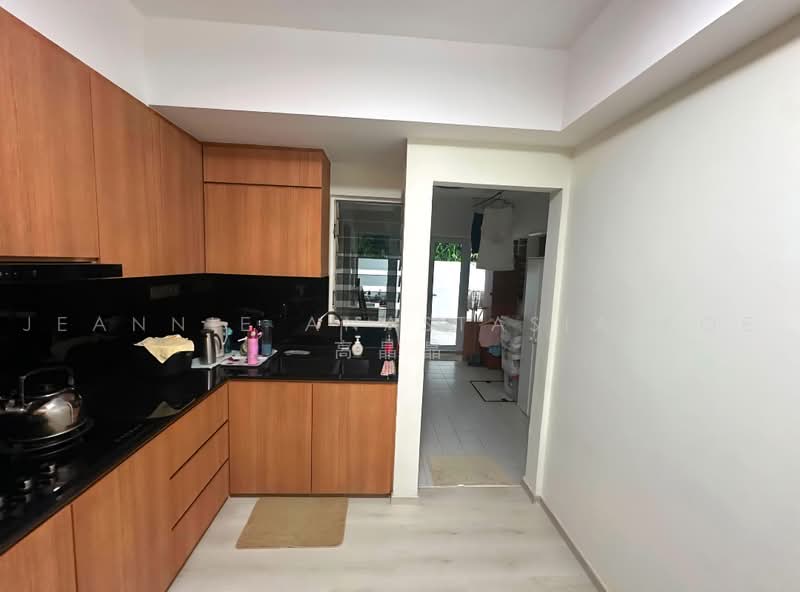 Star Buy 3 Storey Terrace @ Kovan/Hougang/Poh Huat/Kang Choo Bin, Kovan, Hougang, 4 Bedrooms, 2,800 sqft, Terraced House For Sale, by Jeannie Anastasia Koe 高晶晶, 500219359 - Kitchen - PropertyGuru.com.sg