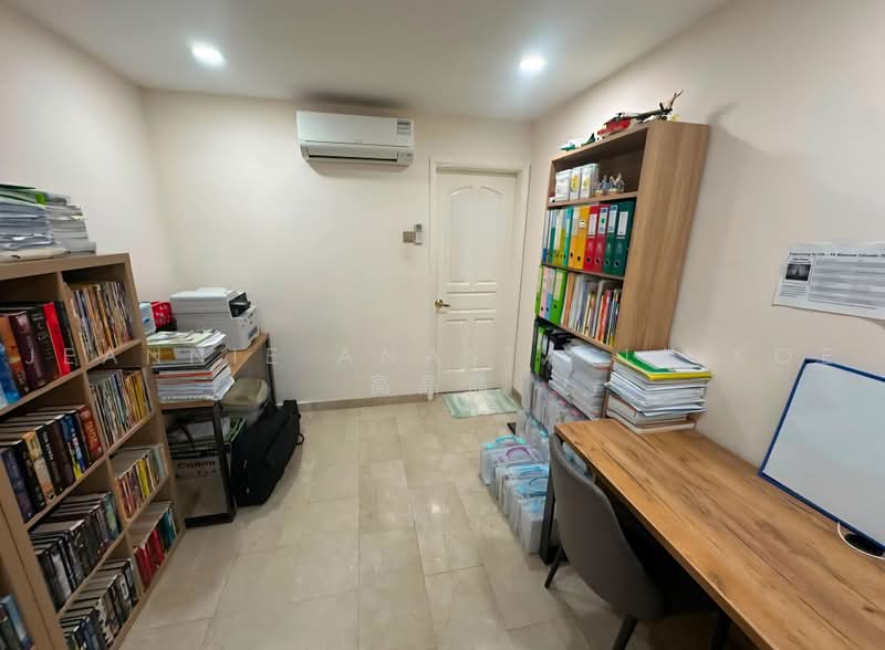 Star Buy 3 Storey Terrace @ Kovan/Hougang/Poh Huat/Kang Choo Bin, Kovan, Hougang, 4 Bedrooms, 2,800 sqft, Terraced House For Sale, by Jeannie Anastasia Koe 高晶晶, 500219359 - Study - PropertyGuru.com.sg