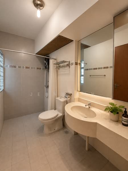 272D Sengkang Central, 272D Sengkang Central, 3 Bedrooms, 969 sqft, HDB Flat For Sale, by Jenny Ren, 500219361 - Bathroom - PropertyGuru.com.sg