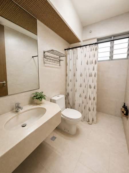 272D Sengkang Central, 272D Sengkang Central, 3 Bedrooms, 969 sqft, HDB Flat For Sale, by Jenny Ren, 500219361 - Bathroom - PropertyGuru.com.sg