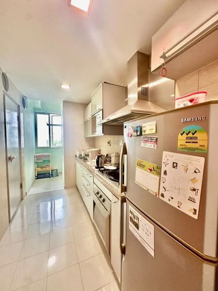Gardenvista, 962 Dunearn Road, 2 Bedrooms, 861 sqft, Condominium For Sale, by Dean Lee, 500219364 - Kitchen - PropertyGuru.com.sg
