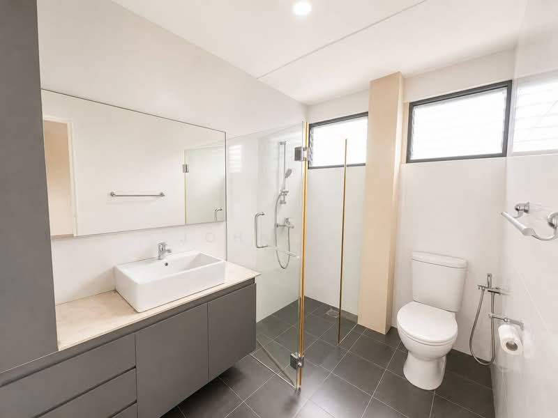 45 Chestnut Avenue Bungalow, Chestnut Avenue, 5 Bedrooms, 4,000 sqft, Detached House For Rent, by John Lee, 500219367 - Bathroom - PropertyGuru.com.sg