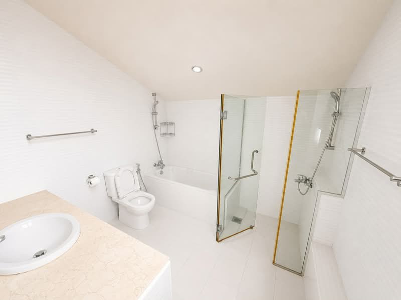 45 Chestnut Avenue Bungalow, Chestnut Avenue, 5 Bedrooms, 4,000 sqft, Detached House For Rent, by John Lee, 500219367 - Bathroom - PropertyGuru.com.sg