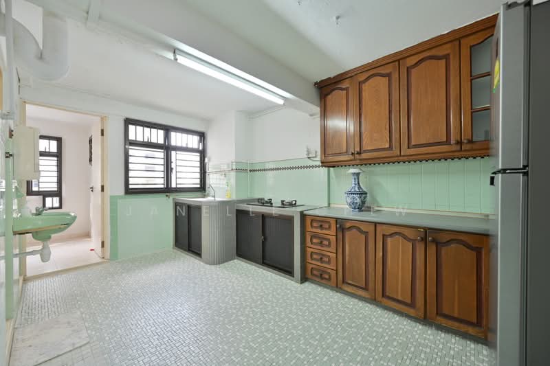 76 Lorong Limau, 76 Lorong Limau, 3 Bedrooms, 700 sqft, HDB Flat For Sale, by Janelle Chew, 500219374 - Kitchen (Actual) - PropertyGuru.com.sg
