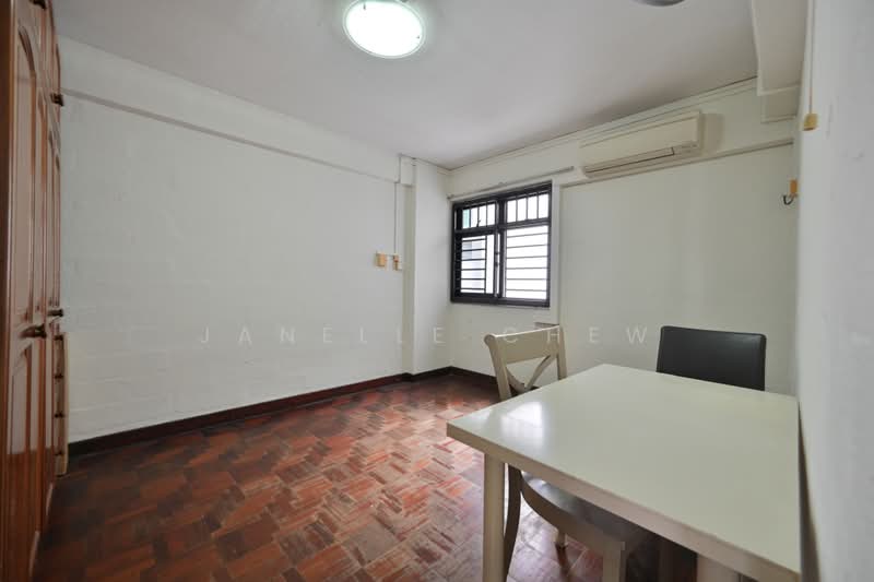 76 Lorong Limau, 76 Lorong Limau, 3 Bedrooms, 700 sqft, HDB Flat For Sale, by Janelle Chew, 500219374 - Bedroom 2 (Actual) - PropertyGuru.com.sg