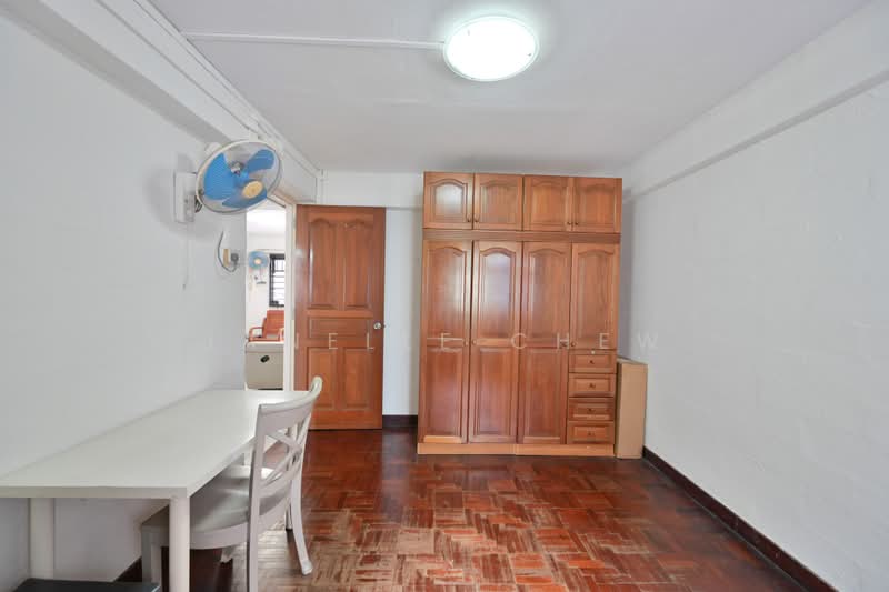 76 Lorong Limau, 76 Lorong Limau, 3 Bedrooms, 700 sqft, HDB Flat For Sale, by Janelle Chew, 500219374 - Bedroom 2 (Actual) - PropertyGuru.com.sg