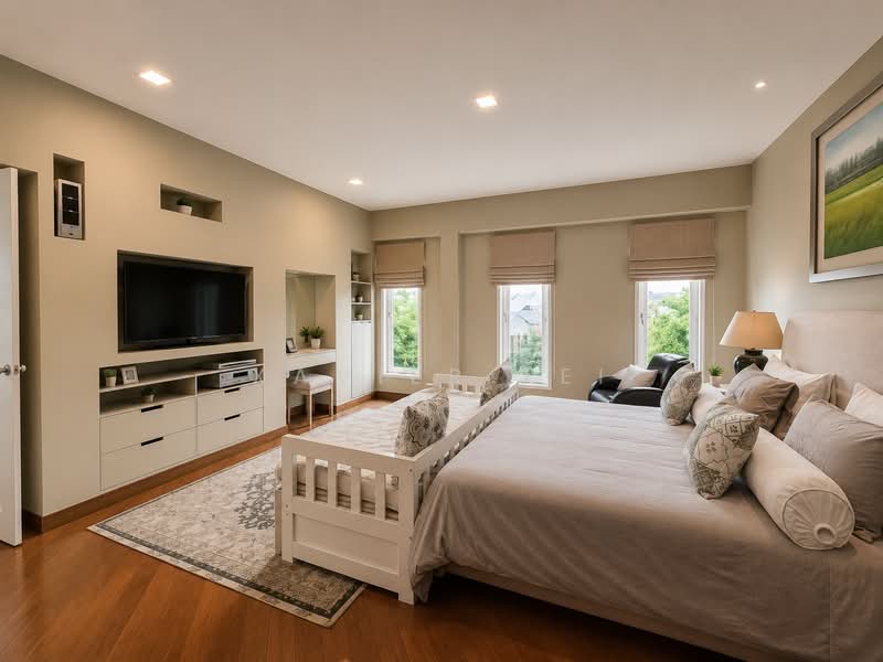 Serangoon Garden Estate, 77 Crowhurst Drive, 5 Bedrooms, 5,200 sqft, Semi-Detached House For Sale, by XAVIER TEI, 500219384 - Level 2 Master Bedroom - PropertyGuru.com.sg