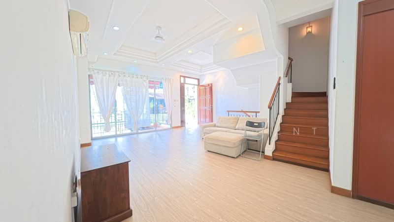 D'Manor, Tanah Merah Kechil Avenue, 4 Bedrooms, 2,850 sqft, Terraced House For Rent, by Lo Steven Agent, 500219391 - Living Room - PropertyGuru.com.sg