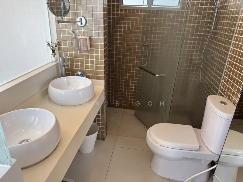 48 Strathmore Avenue, 48 Strathmore Avenue, 3 Bedrooms, 969 sqft, HDB Flat For Sale, by Chris Goh, 500219405 - Bathroom - PropertyGuru.com.sg