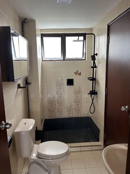 Dynasty Garden Court 2, 271 - 291 Sixth Avenue, 2 Bedrooms, 1,044 sqft, Condominium For Sale, by Daryl Tay, 500219428 - BR2 Ensuite Bathroom - PropertyGuru.com.sg