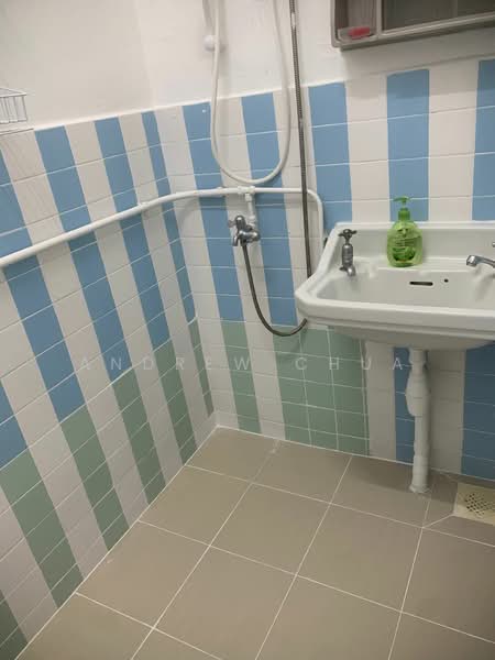 Common room for rent 1-2 pax near hillview MRT, 20 Jalan Asas, Room Rental, 150 sqft, Terraced House For Rent, by Andrew Chua, 500219437 - Bathroom - PropertyGuru.com.sg