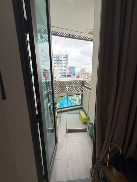 City Gate, 371 Beach Road, Studio, 300 sqft, Apartment For Rent, by Eric Yeo, 500219446 - Balcony - PropertyGuru.com.sg