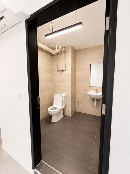 Win5 @ Yishun, 15 Yishun Industrial Street 1, Sembawang / Yishun, 300 sqft, Light Industrial (B1) For Rent, by Alvin Chiam, 500219458 - Bathroom - CommercialGuru.com.sg