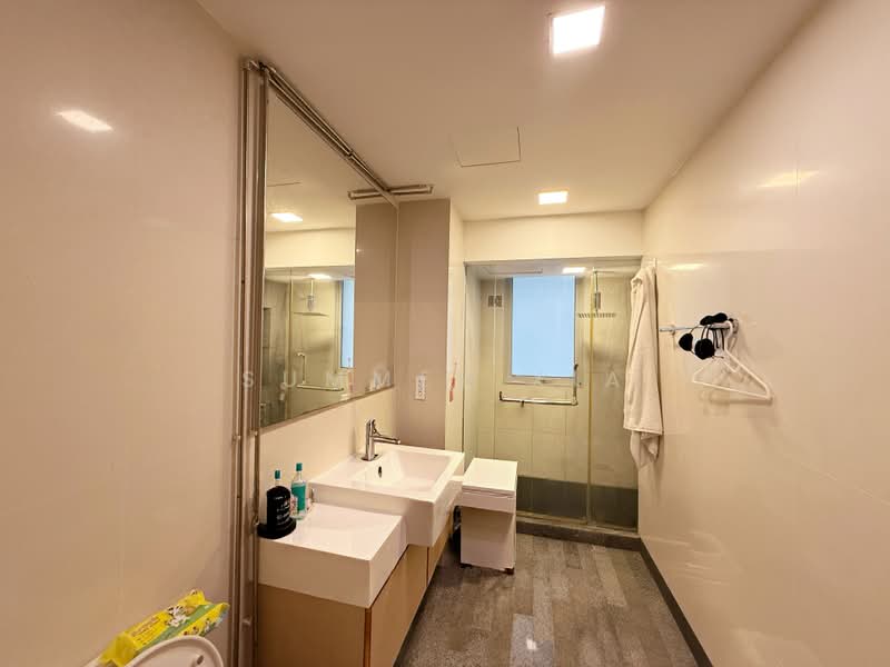 8 @ Mount Sophia, 8 Mount Sophia, 1 Bedroom, 893 sqft, Condominium For Sale, by Summer Xia, 500219460 - Bathroom - PropertyGuru.com.sg