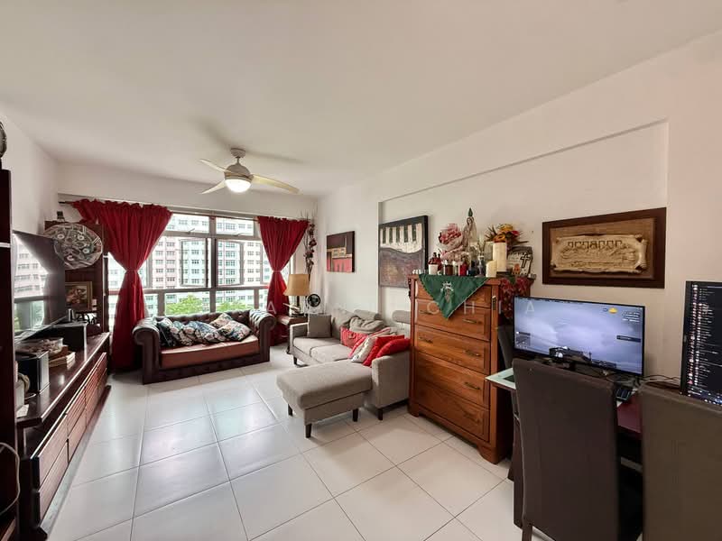 780C Woodlands Crescent, 780C Woodlands Crescent, 3 Bedrooms, 990 sqft, HDB Flat For Sale, by Zoxanne Chia, 500219489 - Living Room - PropertyGuru.com.sg
