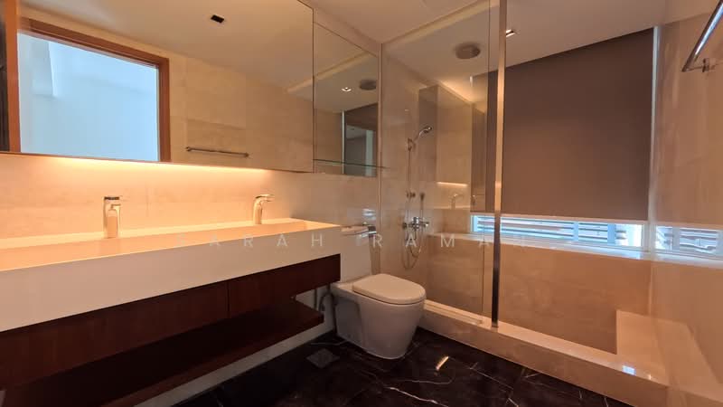 Cabana, 95 Sunrise Terrace, 5 Bedrooms, 3,167 sqft, Cluster House For Sale, by Sarah Raman, 500219495 - Master Bathroom - PropertyGuru.com.sg