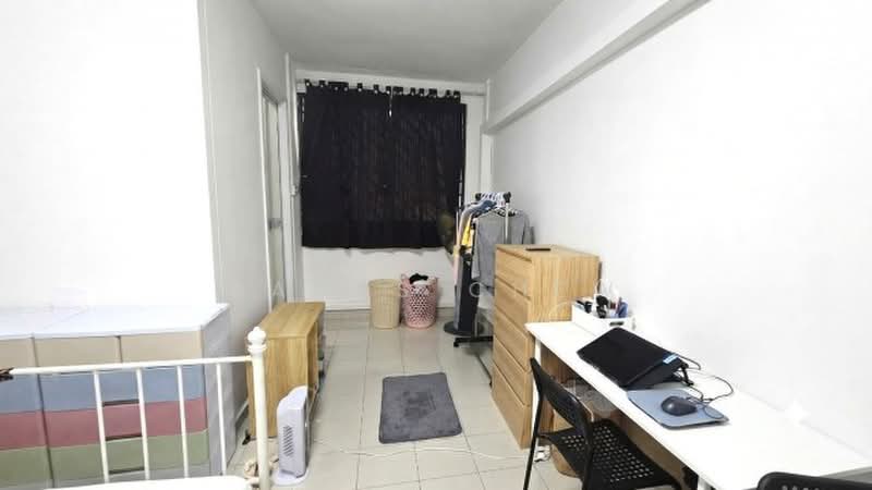 835 Jurong West Street 81, 835 Jurong West Street 81, 4 Bedrooms, 1,313 sqft, HDB Flat For Sale, by James Chew, 500219505 - Master Bedroom - PropertyGuru.com.sg