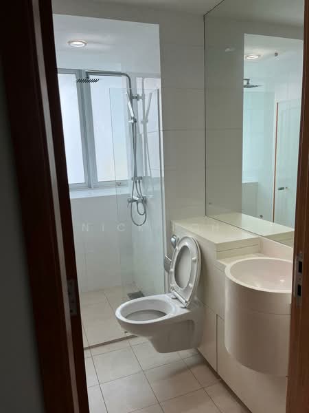 Twin Regency, 26 Kim Tian Road, 2 Bedrooms, 980 sqft, Condominium For Rent, by Nick Poh, 500219519 - Bathroom - PropertyGuru.com.sg