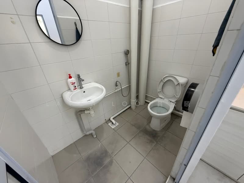 Wcega Tower, 21 Bukit Batok Crescent, 958 sqft, Light Industrial (B1) For Rent, by Laven Loo 吕欣颐, 500219523 - CommercialGuru.com.sg