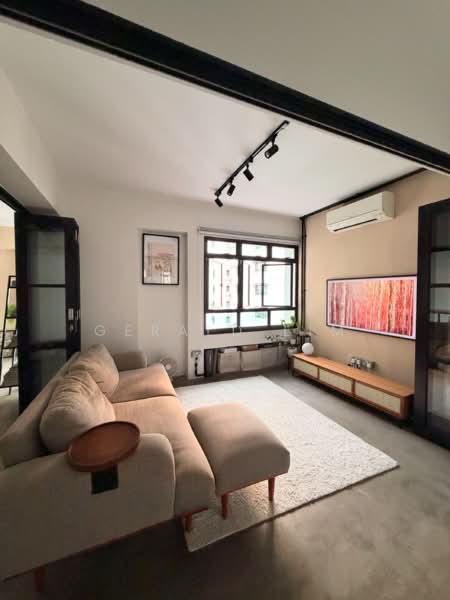654 Senja Road, 654 Senja Road, 3 Bedrooms, 980 sqft, HDB Flat For Sale, by Gerald Lim, 500219524 - Living Room - PropertyGuru.com.sg
