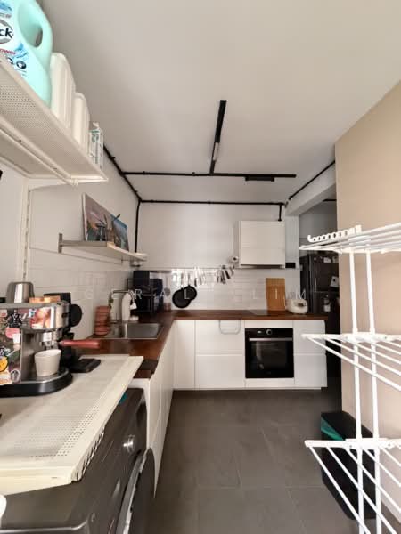 654 Senja Road, 654 Senja Road, 3 Bedrooms, 980 sqft, HDB Flat For Sale, by Gerald Lim, 500219524 - Kitchen - PropertyGuru.com.sg