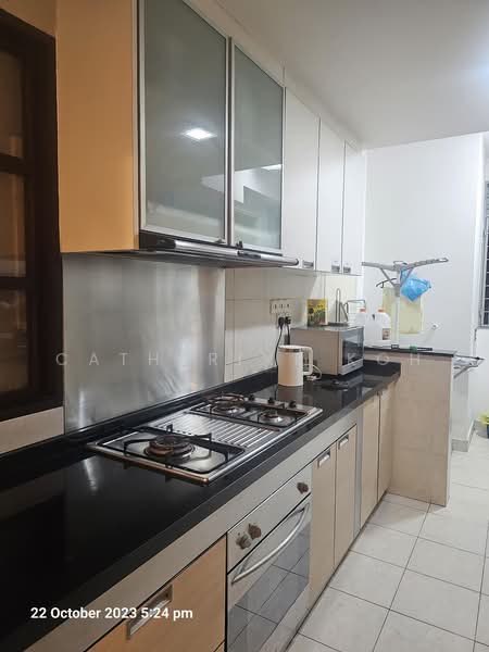 Lakeholmz, 86 Corporation Road, 3 Bedrooms, 1,249 sqft, Condominium For Sale, by Catherine Koh, 500219526 - Kitchen - PropertyGuru.com.sg