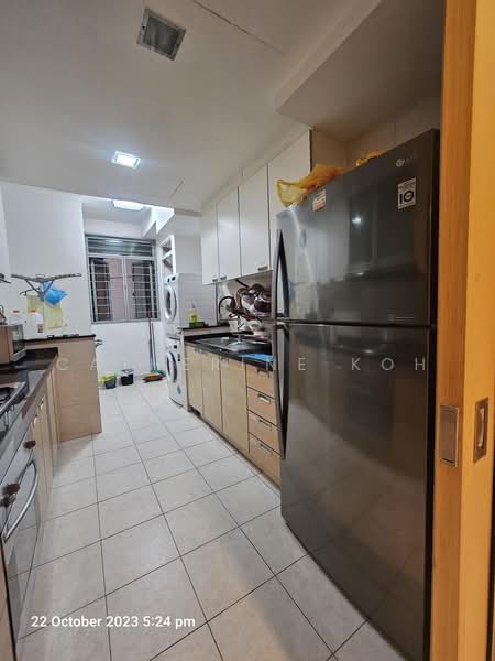 Lakeholmz, 86 Corporation Road, 3 Bedrooms, 1,249 sqft, Condominium For Sale, by Catherine Koh, 500219526 - Kitchen - PropertyGuru.com.sg