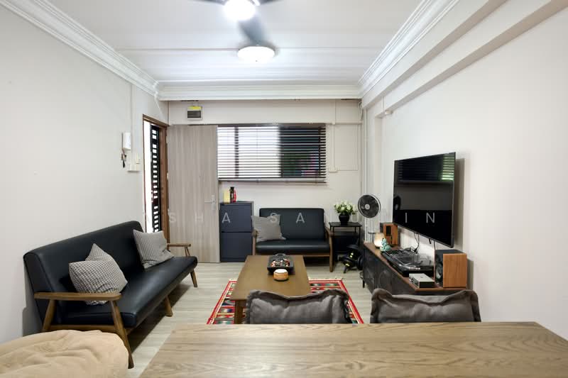 409 Yishun Ring Road, 409 Yishun Ring Road, Sembawang / Yishun, 2 Bedrooms, 796 sqft, HDB Flat For Sale, by Sasha Sanudin, 500219534 - Living Room - PropertyGuru.com.sg