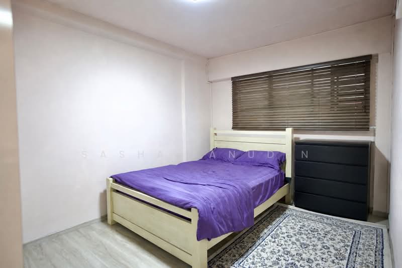 409 Yishun Ring Road, 409 Yishun Ring Road, Sembawang / Yishun, 2 Bedrooms, 796 sqft, HDB Flat For Sale, by Sasha Sanudin, 500219534 - Common Bedroom - PropertyGuru.com.sg