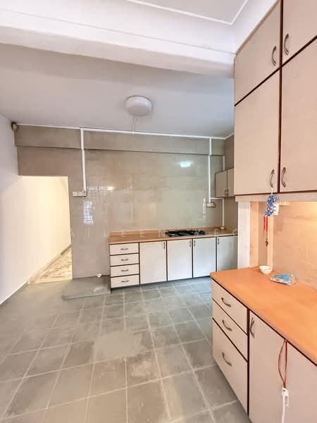 Landed Sembawang for Rent, Sembawang road, 3 Bedrooms, 2,700 sqft, Terraced House For Rent, by Aileen Yeo, 500219535 - Kitchen - PropertyGuru.com.sg