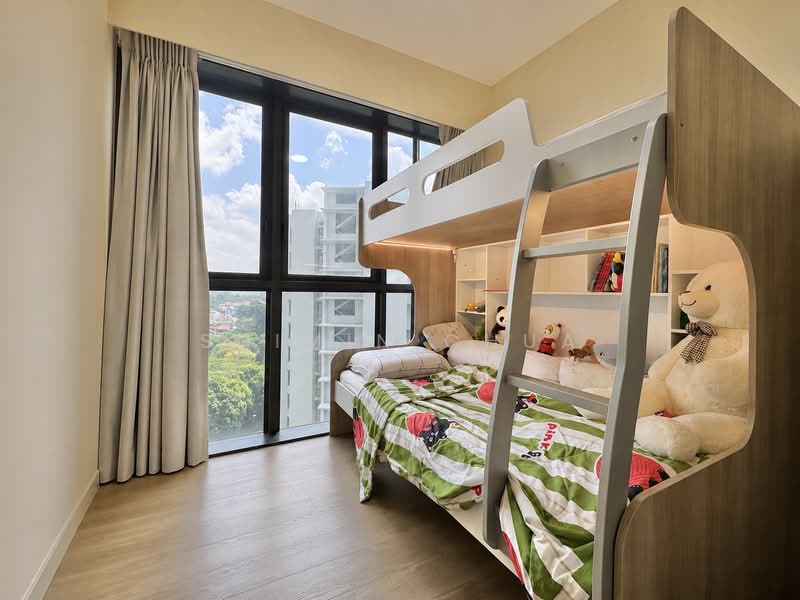 Whistler Grand, 109 West Coast Vale, 3 Bedrooms, 1,066 sqft, Condominium For Sale, by Shimin Chua, 500219537 - Bedroom - PropertyGuru.com.sg