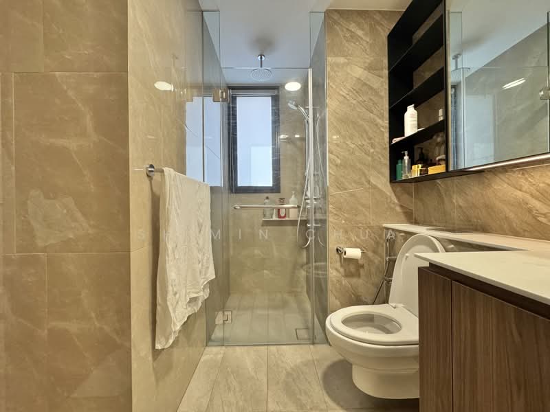 Whistler Grand, 109 West Coast Vale, 3 Bedrooms, 1,066 sqft, Condominium For Sale, by Shimin Chua, 500219537 - Bathroom - PropertyGuru.com.sg