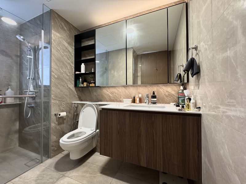 Whistler Grand, 109 West Coast Vale, 3 Bedrooms, 1,066 sqft, Condominium For Sale, by Shimin Chua, 500219537 - Bathroom - PropertyGuru.com.sg