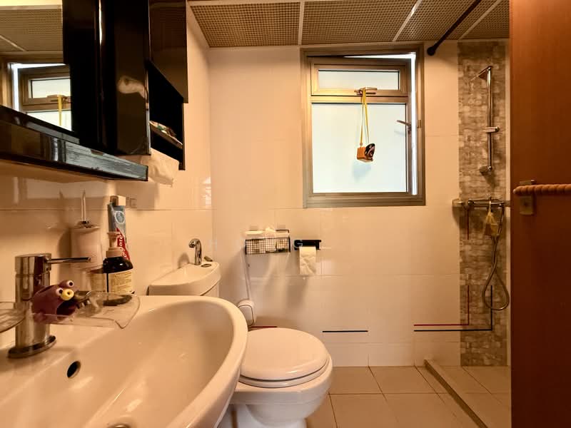 365C Sembawang Crescent, 365C Sembawang Crescent, 3 Bedrooms, 1,001 sqft, HDB Flat For Sale, by Hong ., 500219544 - Bathroom - PropertyGuru.com.sg