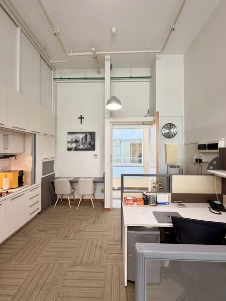 The Central, 6 Eu Tong Sen Street, 635 sqft, Office For Sale, by Eleanor Eng, 500219548 - Interior - CommercialGuru.com.sg