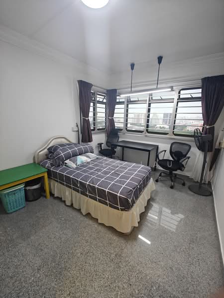 351 Ang Mo Kio Street 32, 351 Ang Mo Kio Street 32, Room Rental, 200 sqft, HDB Flat For Rent, by Angela Lau, 500219557 - Bedroom - PropertyGuru.com.sg