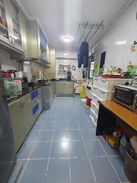 351 Ang Mo Kio Street 32, 351 Ang Mo Kio Street 32, Room Rental, 200 sqft, HDB Flat For Rent, by Angela Lau, 500219557 - Kitchen - PropertyGuru.com.sg