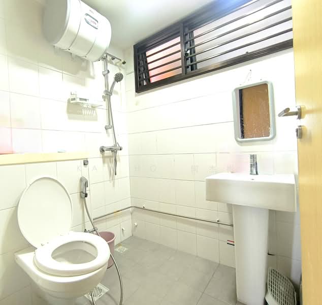 93 Dawson Road, 93 Dawson Road, Room Rental, 127 sqft, HDB Flat For Rent, by Kay HO 何杰彬, 500219575 - Bathroom - PropertyGuru.com.sg