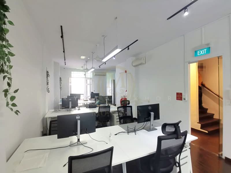 Designer White & Grey Themed Shophouse with a Rare Outdoor Green Terrace, Gemmill Lane Amoy Street Telok Ayer Street, 1,300 sqft, Office For Rent, by Krystal Khor, 500219577 - Interior - CommercialGuru.com.sg