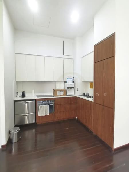 Designer White & Grey Themed Shophouse with a Rare Outdoor Green Terrace, Gemmill Lane Amoy Street Telok Ayer Street, 1,300 sqft, Office For Rent, by Krystal Khor, 500219577 - Kitchen - CommercialGuru.com.sg