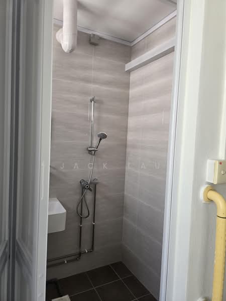 102 Simei Street 1, 102 Simei Street 1, 3 Bedrooms, 1,300 sqft, HDB Flat For Rent, by Jack Lau, 500219584 - Bathroom - PropertyGuru.com.sg